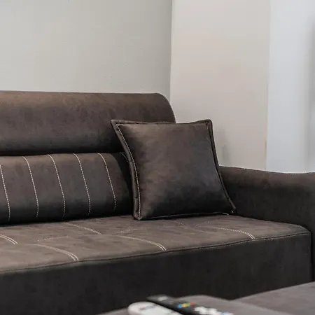 Moskat By ティラナ