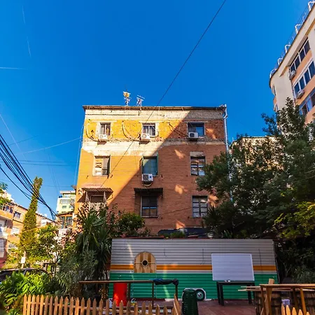 Moskat By ティラナ