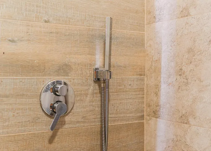 Moskat By ティラナ