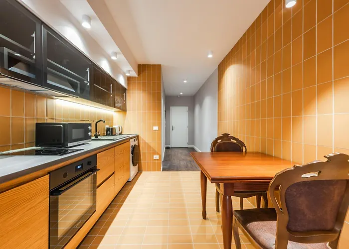 Moskat By ティラナ