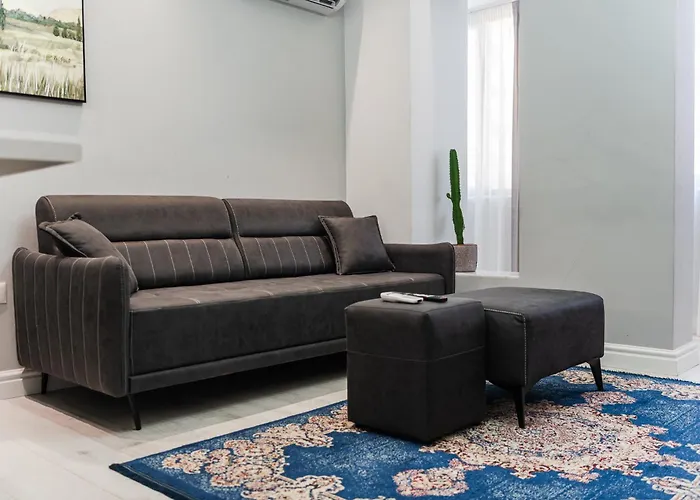 Moskat By ティラナ