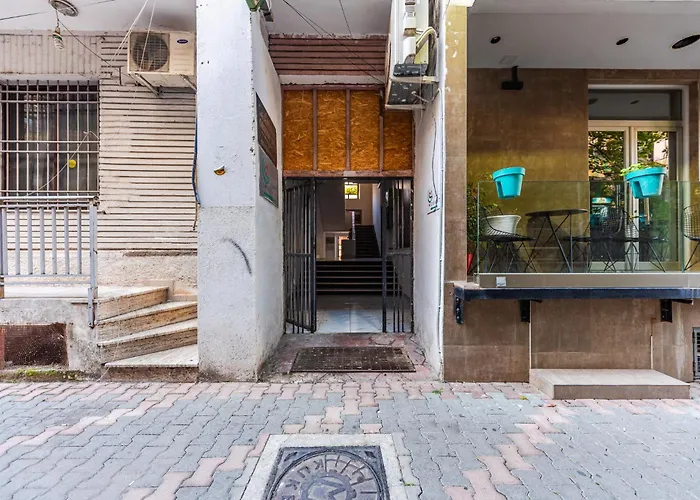 Moskat By ティラナ